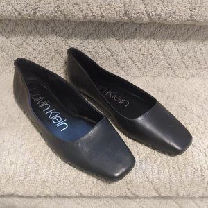 Calvin Klein Women's Nyta Ballet Flat NEW STORE DISPLAY